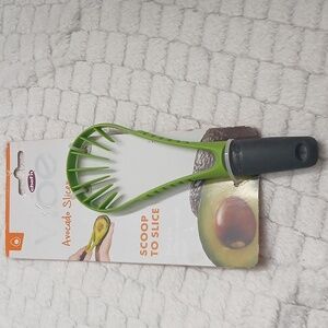 Vibe Avocado Slicer NWT